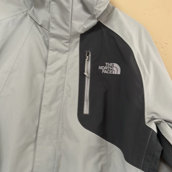 The North Face HYVENT Men’s Waterproof Jacket Size Medium - Picture 5 of 16